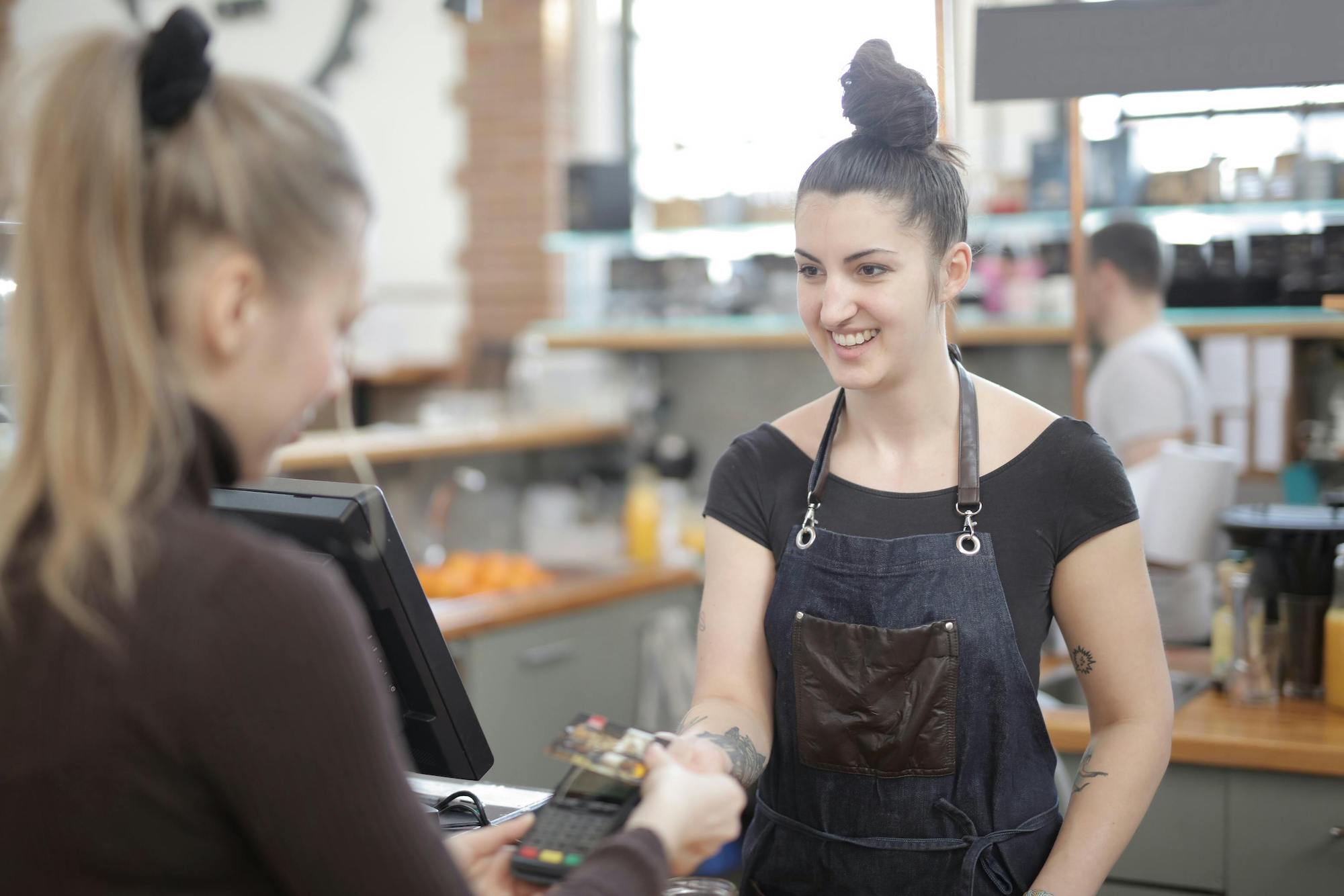 Les tickets restaurant dématérialisés, un avantage social pour les salariés et bénéfique pour l'environnement. © Andrea Piacquadio, Pexels