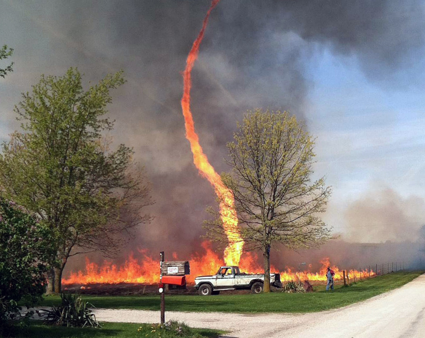 Une tornade de feu au Missouri, USA, en 2014. © Janae Copelin, Barcroft USA