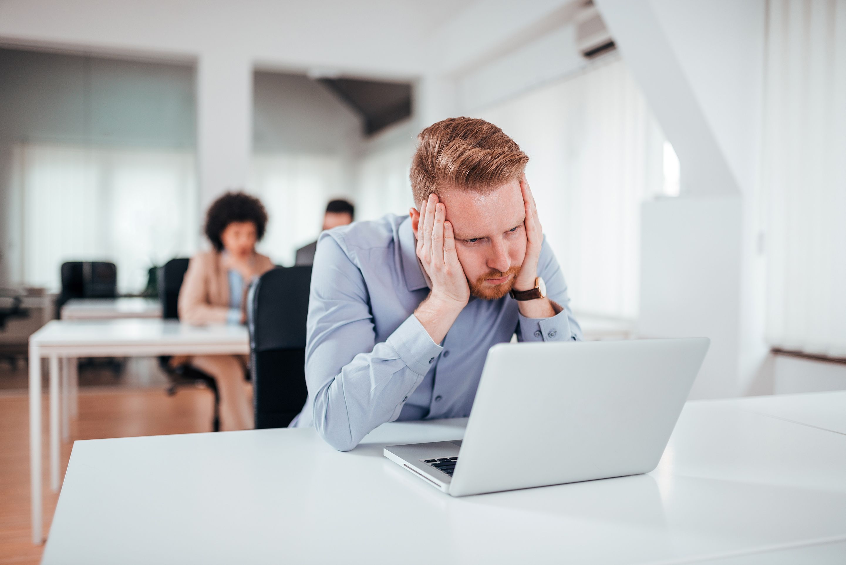 Un email de quelques lignes peut laisser une équipe de collaborateurs dans l'expectative pendant des heures. © nortonrsx, Getty Images