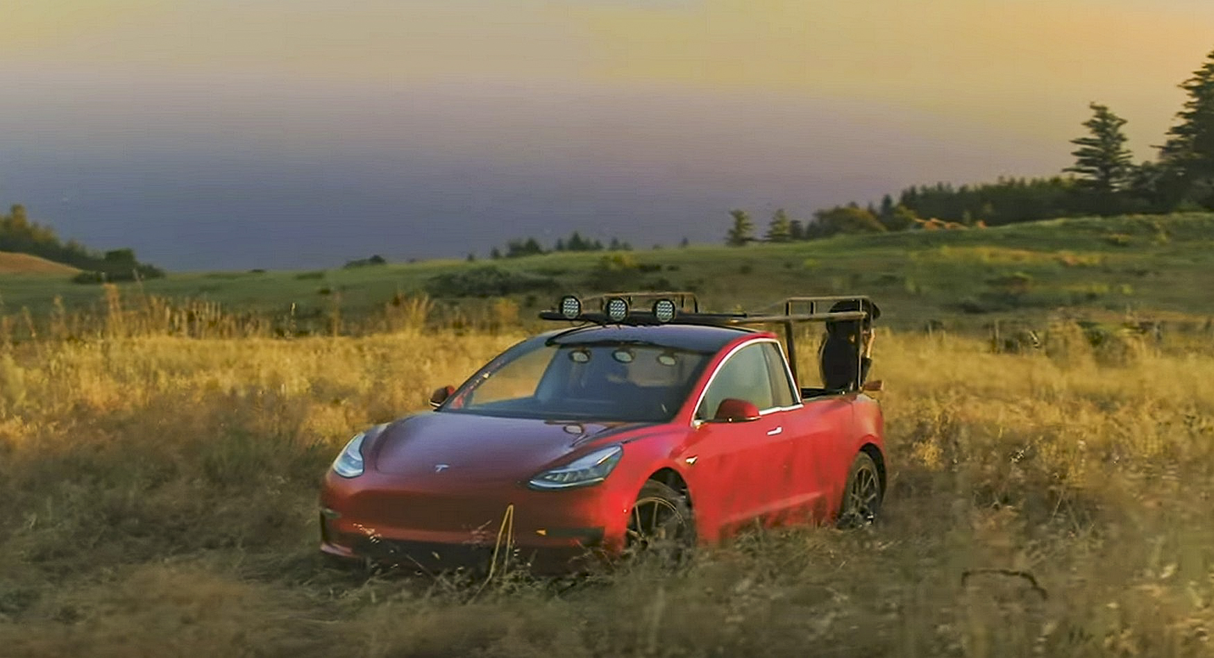 Elle a transformé une Tesla Model 3 en pick-up