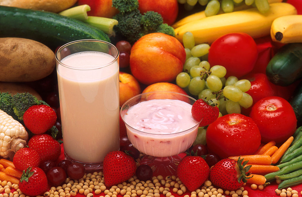 Les régimes alimentaires riches en fruits, céréales et légumes préservent-ils vraiment la santé ? Une étude relance le débat. © Agricultural Research Service, Wikipédia, DP