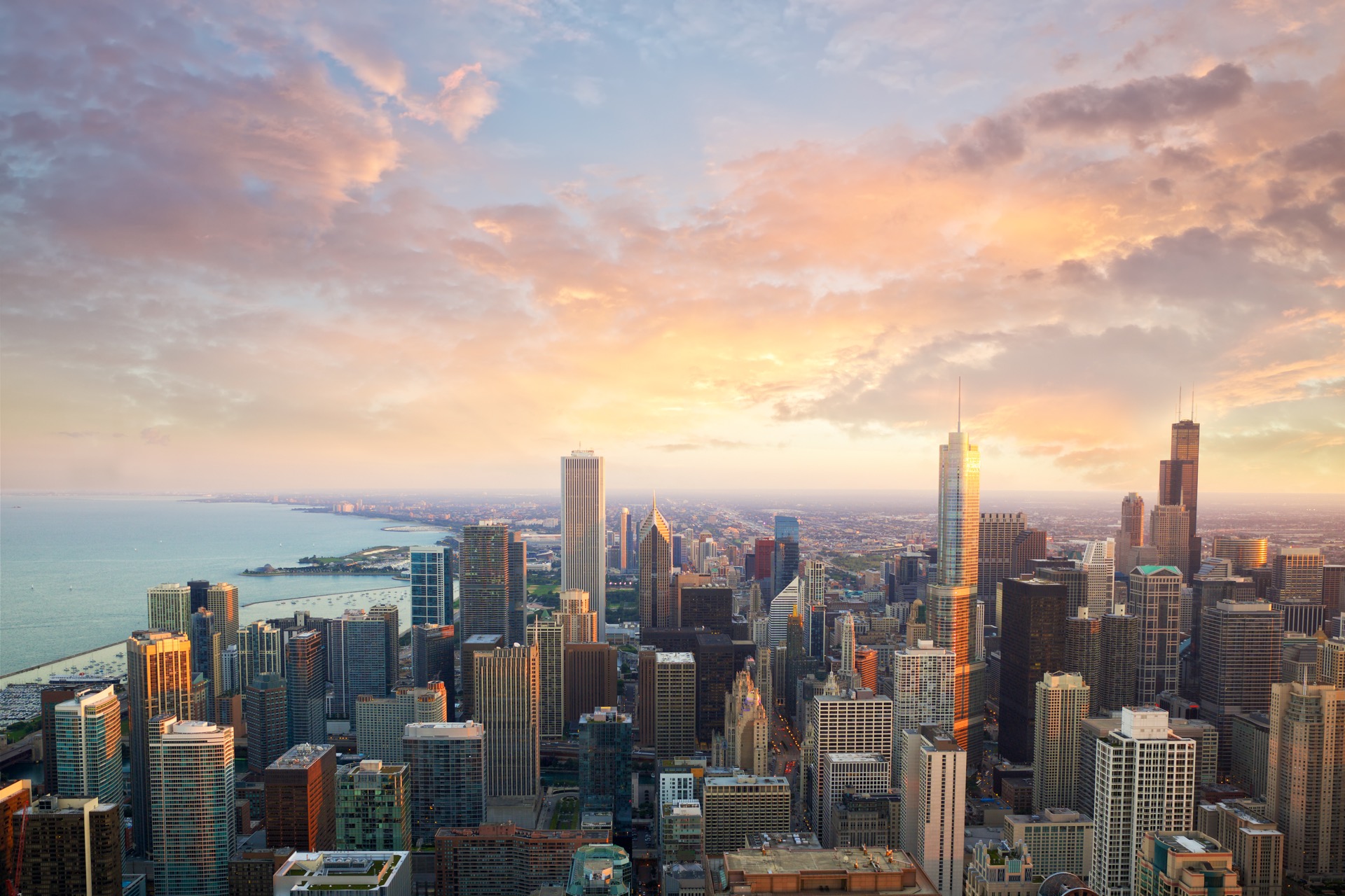 Les villes sont-elles prêtes à affronter le&nbsp;réchauffement climatique. Vue aérienne de Chicago. © Oleksandr Dibrova, Adobe Stock