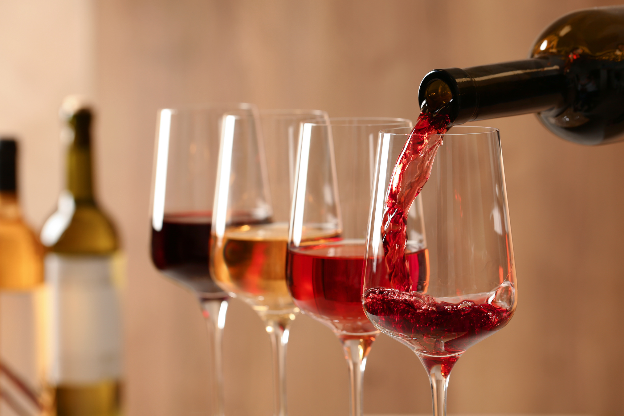 C’est à partir de 2010 que les vins ont vu leur contamination par le TFA s’envoler. © New Africa, Adobe Stock