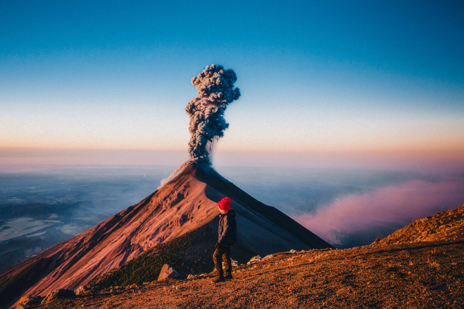 Volcans endormis ou éteints : quelles sont les vraies différences ? © EyeEm Mobile GmbH, iStock