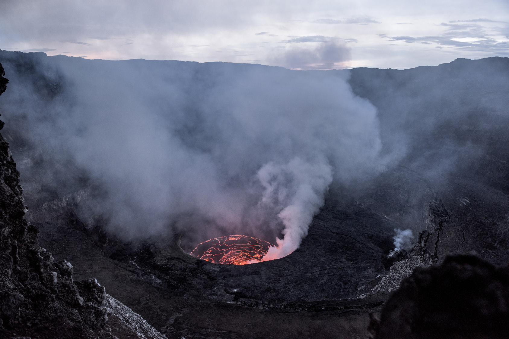 Une photo du lac de lave permanent du volcan Nyiragongo en Afrique, découvert par Haroun Tazieff. © Fotolia, Eric Isselée