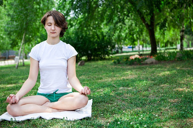 Tout comme la méditation, le jeu des chercheurs permettrait de réduire son stress et d'améliorer sa concentration. © RelaxingMusic, Wikimedia Commons, CC by-sa 2.0