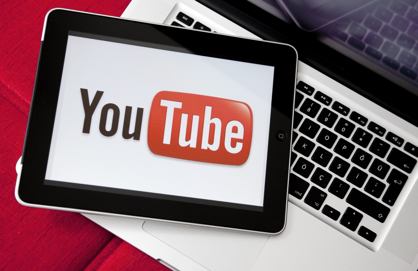 Un milliard de vidéos sont visionnées chaque jour sur YouTube. © ozgurdonmaz / IStock.com