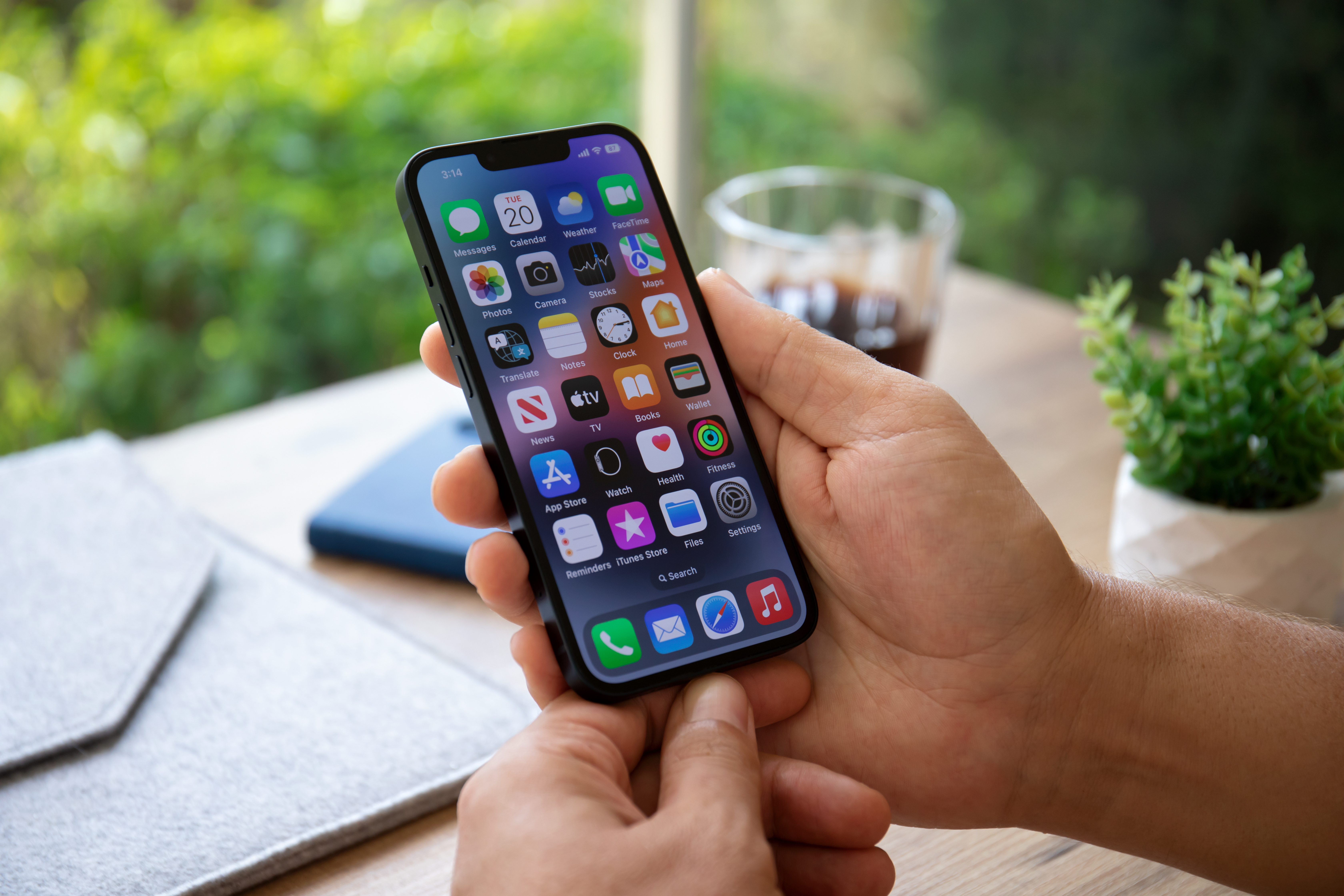 iPhone 15 Pro Max : Cdiscount casse le prix de ce bijou technologique  d'Apple