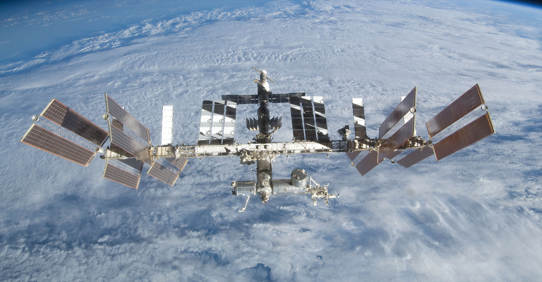 Depuis 1998, quelque 40 missions d'assemblages auront été nécessaires pour terminer la construction de la Station spatiale. D'ici à sa fin de vie, d'autres modules seront installés, dont un laboratoire russe équipé du bras robotique ERA de l'ESA. © Nasa