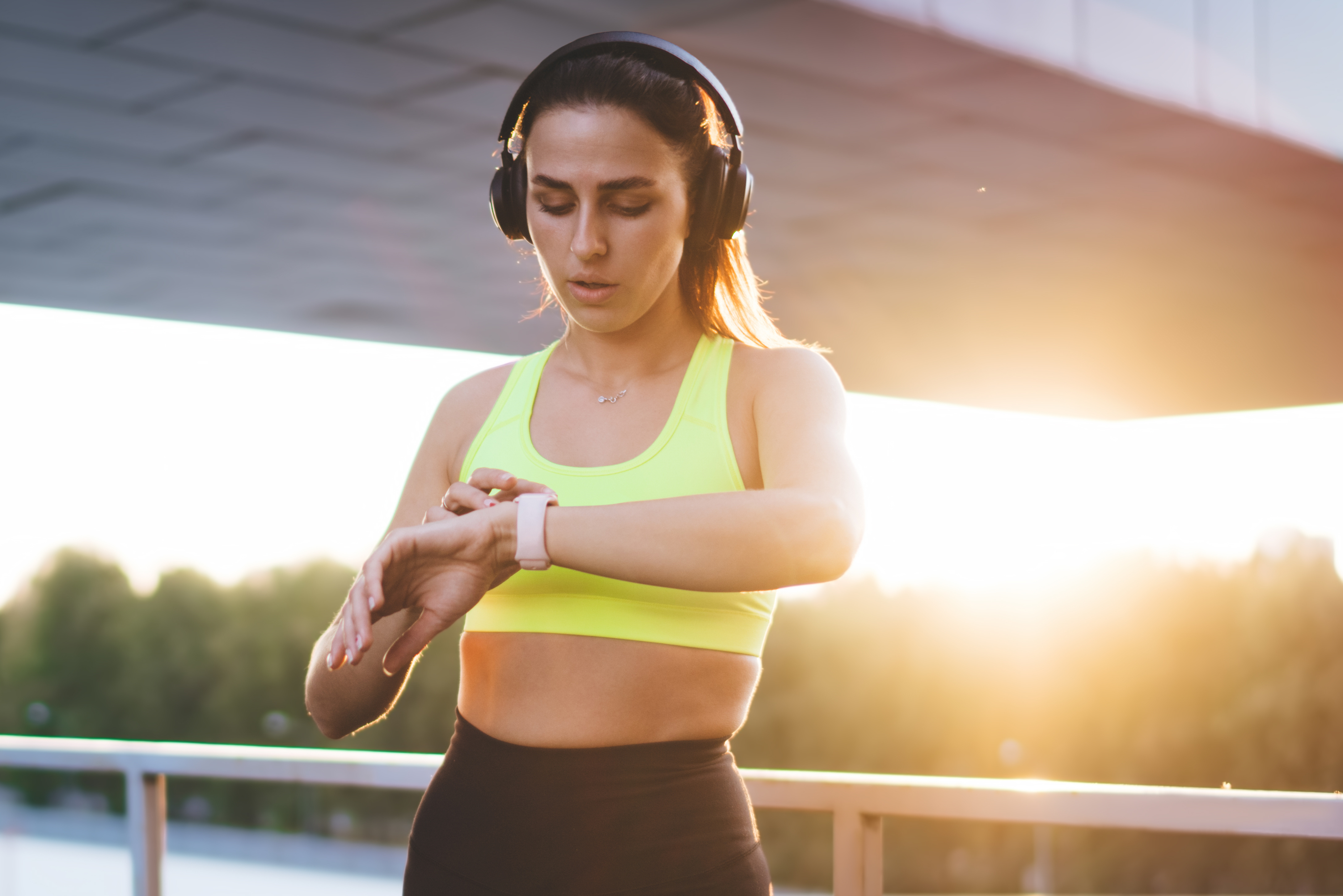 Voici une sélection  des meilleures montres connectées pour femme en 2025 © BullRun, Adobe Stock