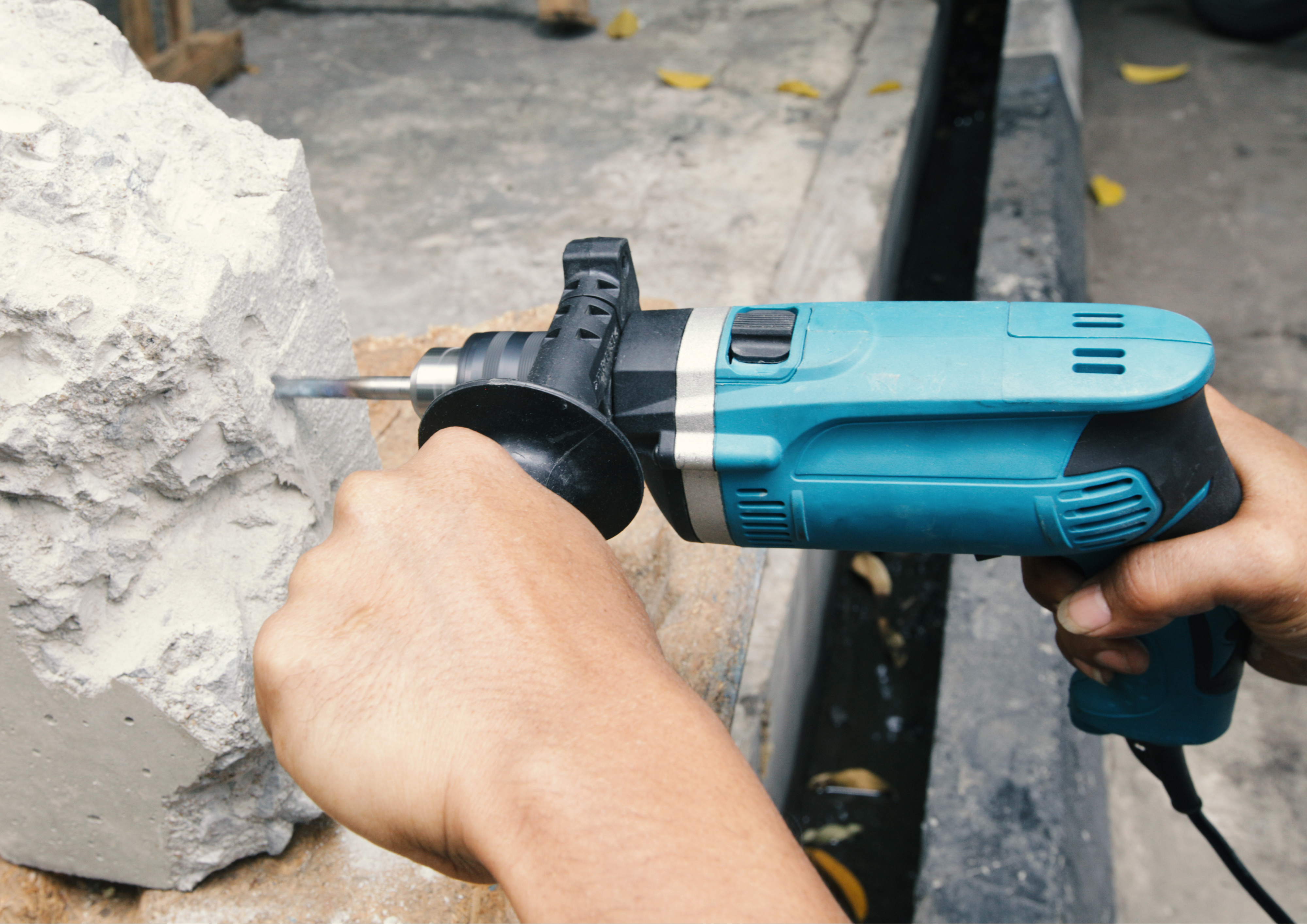 Certaines visseuses dévisseuses représentent des outils de bricolage performants et économiques © Deden Irfandi, Adobe Stock