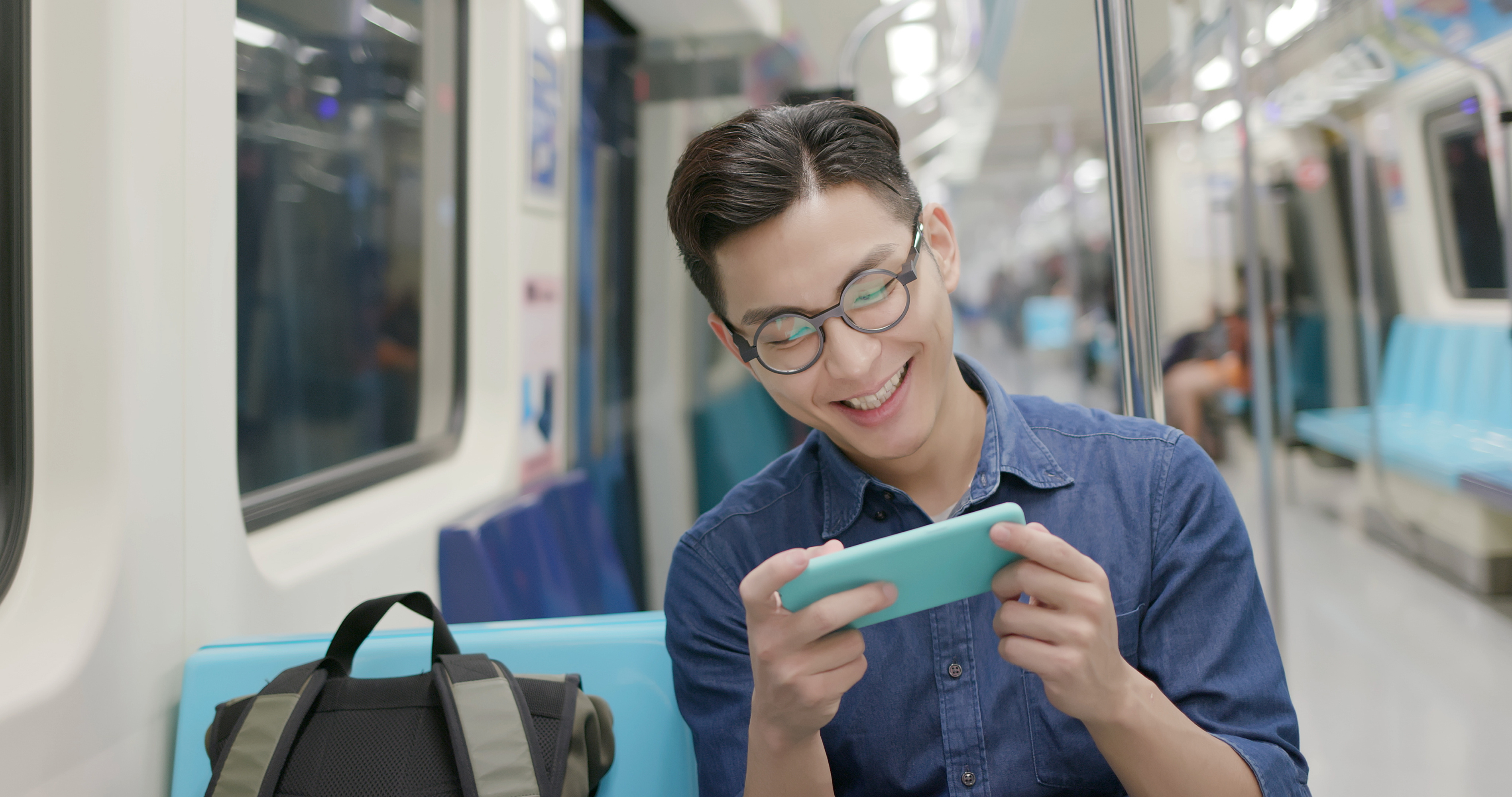 Arrêter de fumer en regardant une vidéo, c'est possible ! © ryanking999, Adobe Stock