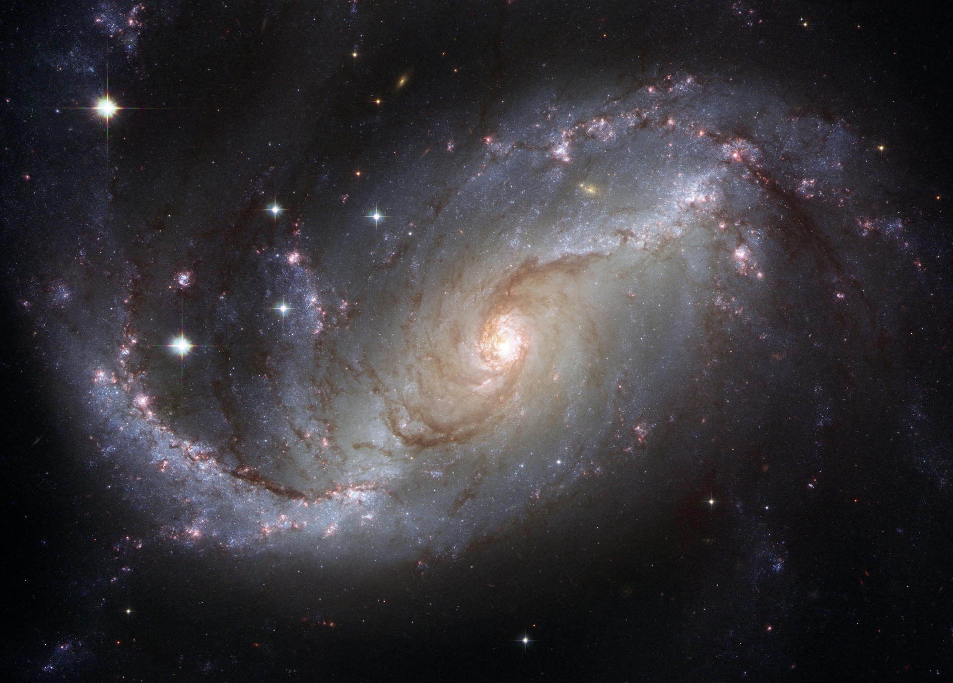 La galaxie spirale barrée NGC 1672 capturée par le télescope Hubble. © Nasa