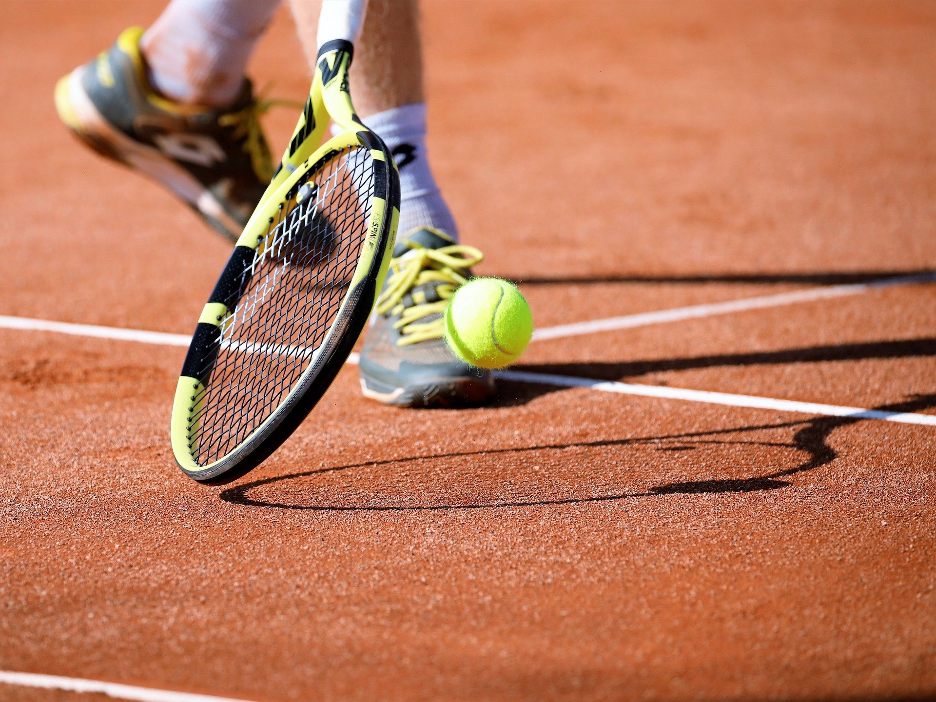 Comment un drone peut-il aider un tennisman ou une tenniswoman à améliorer ses coups ?&nbsp;© Pixabay