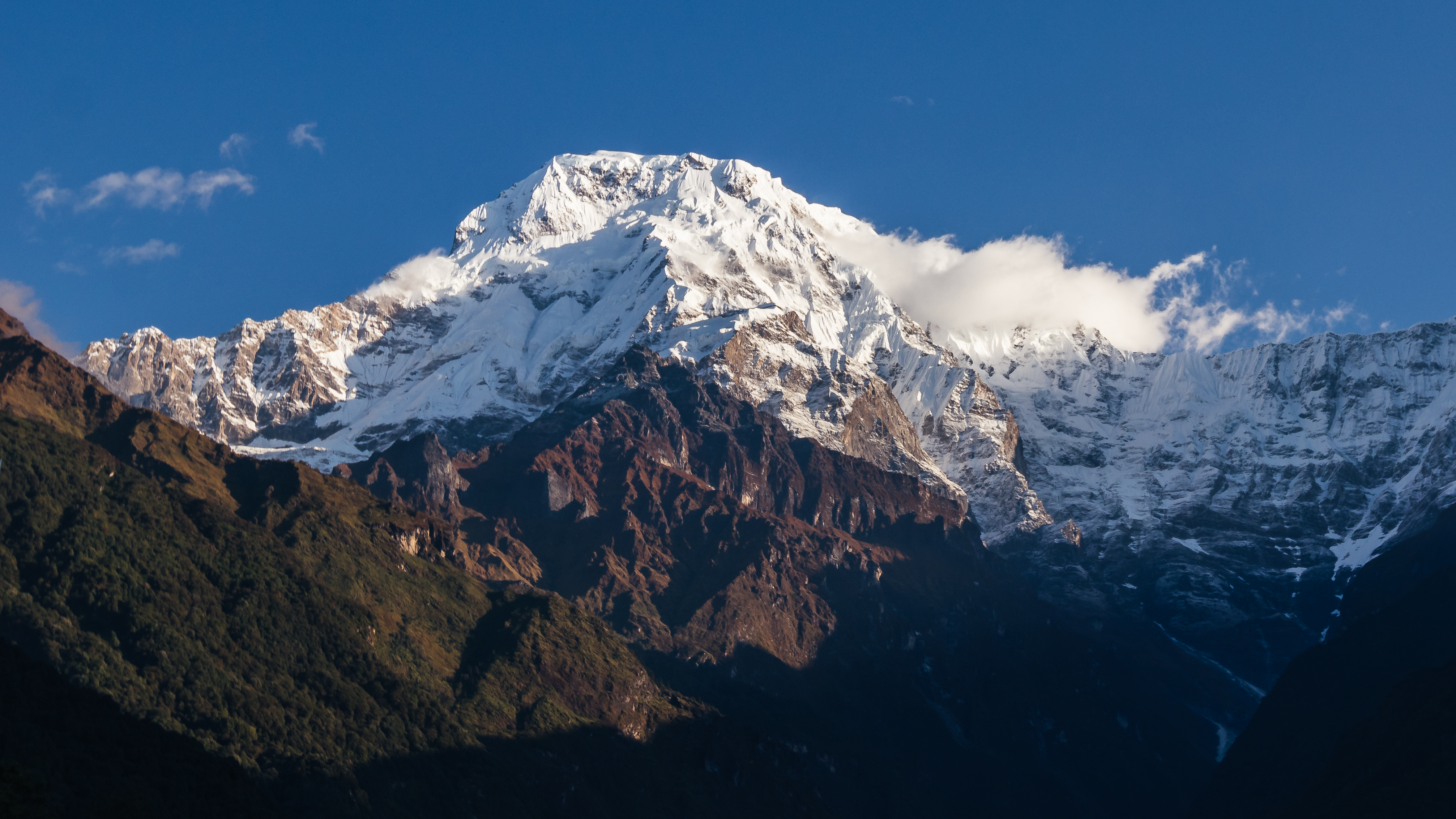 Au Moyen Âge, l'un des sommets de l'Annapurna se serait brutalement effondré. © Bijay Chaurasia, Wikimedia Commons, CC by-sa 4.0