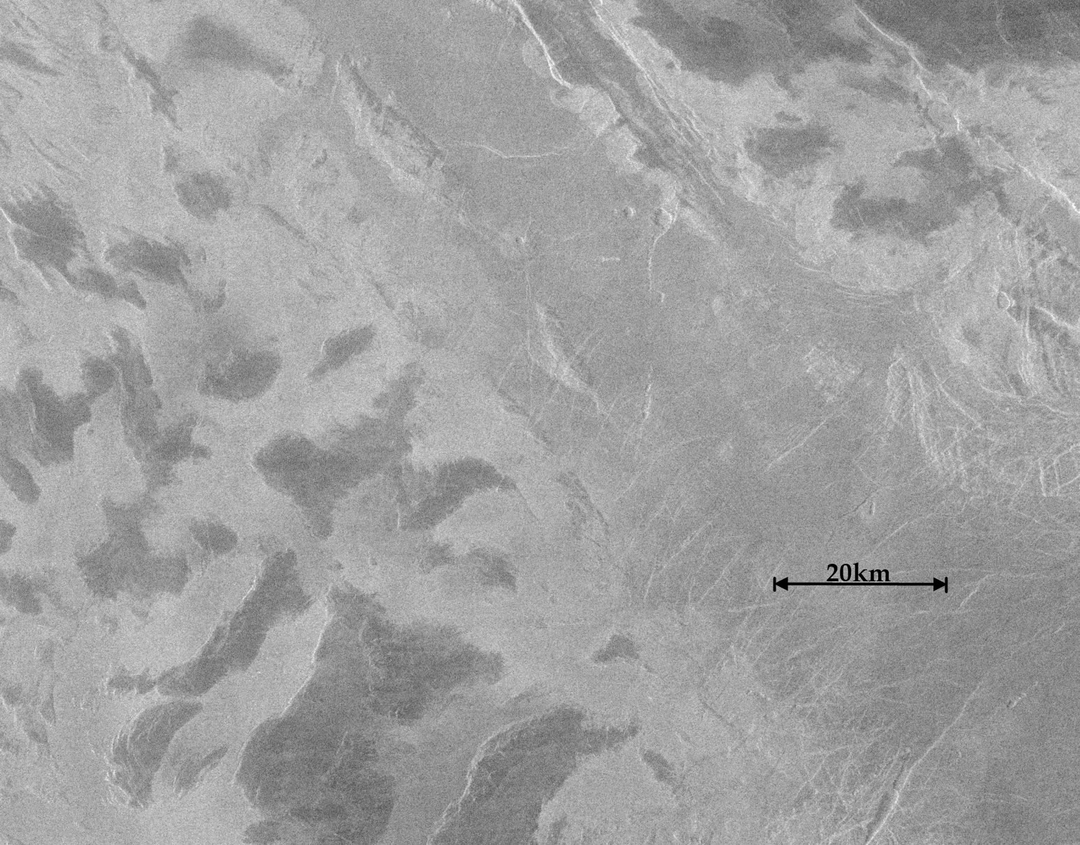  Les zones les plus claires sur ces images radar de la région d'Ovda sur Vénus sont des hauts plateaux. Ils portent des sommets qui apparaissent plus sombres et dont la composition intrigue les planétologues. © Harringtong Trieman, Nasa, JPL-Caltech