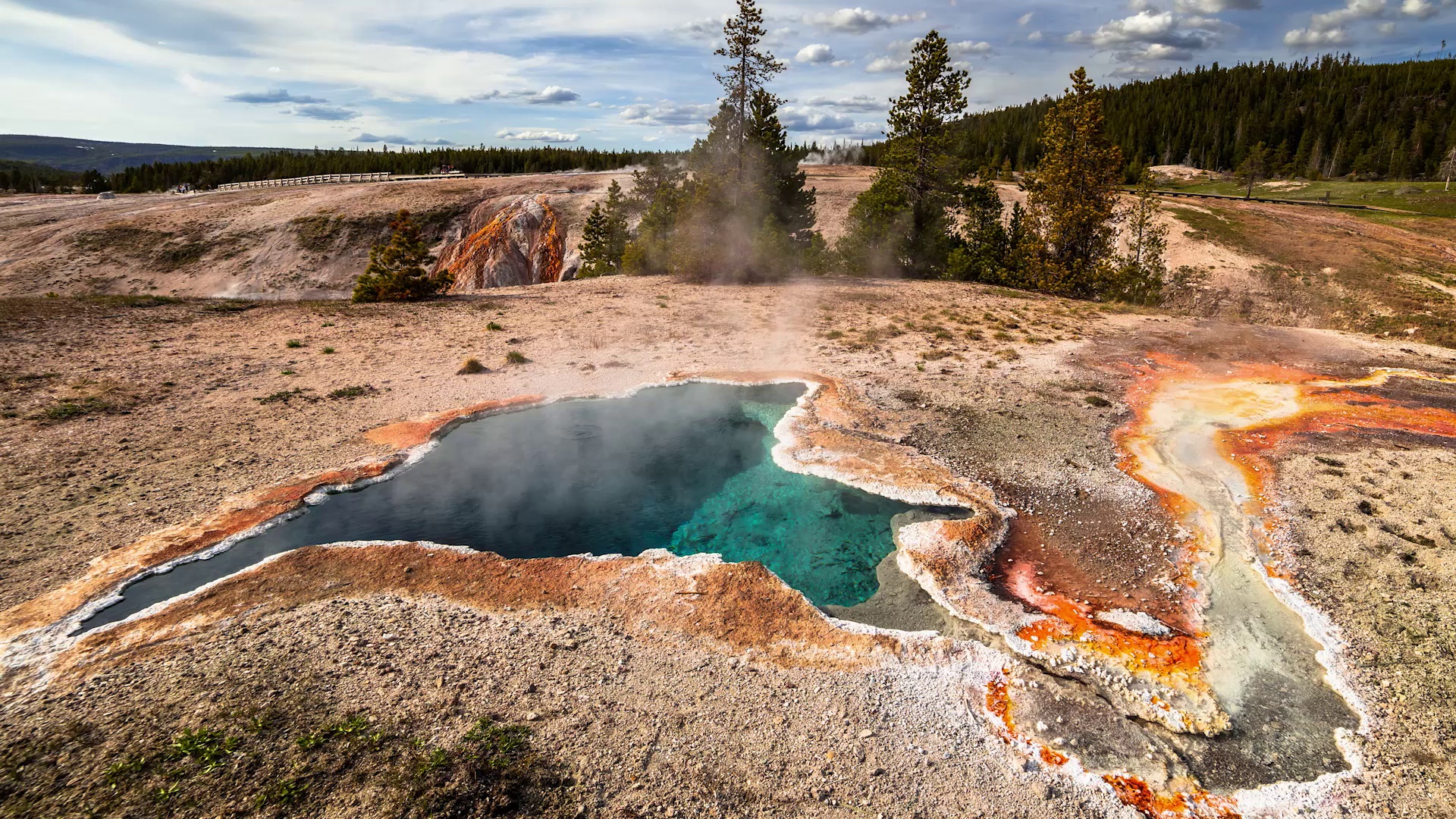 Les geysers du parc de Yellowstone en time-lapse