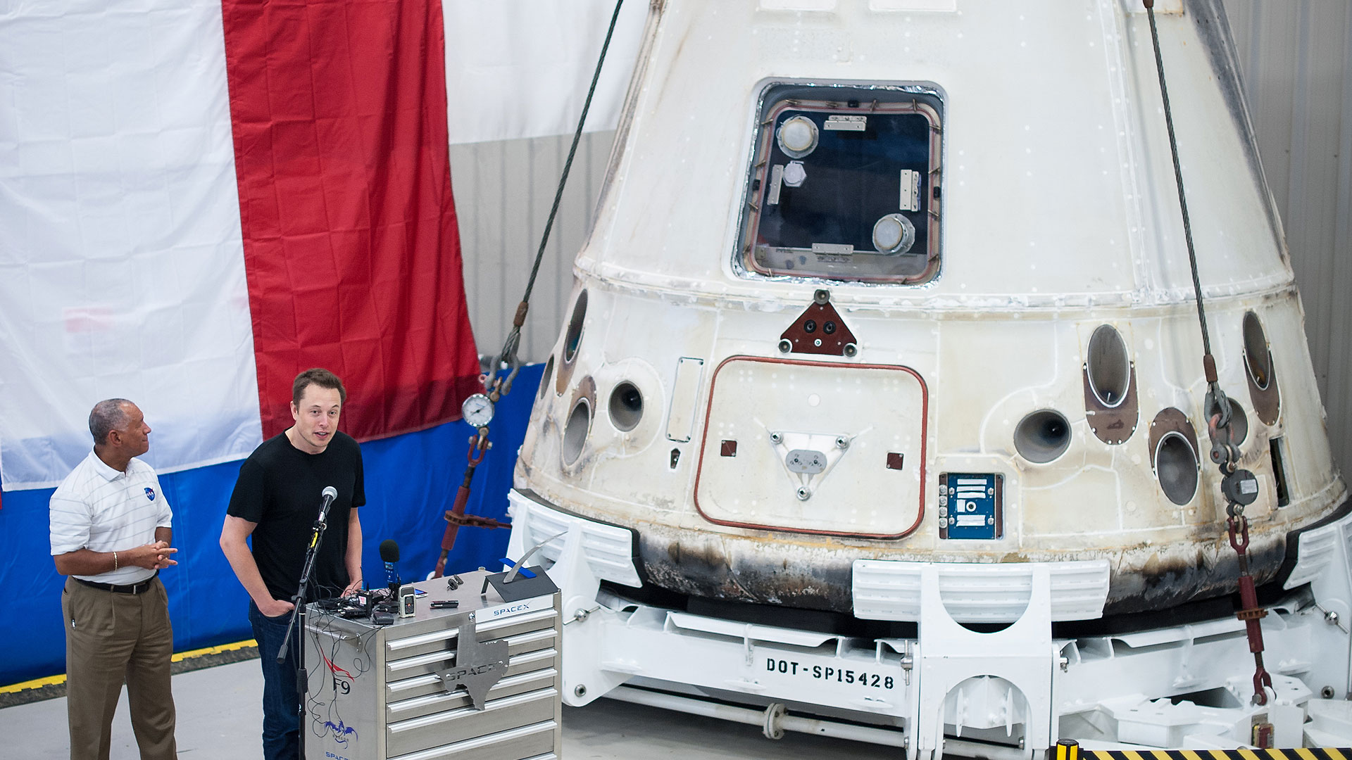 SpaceX teste l'éjection d'urgence de sa capsule Dragon
