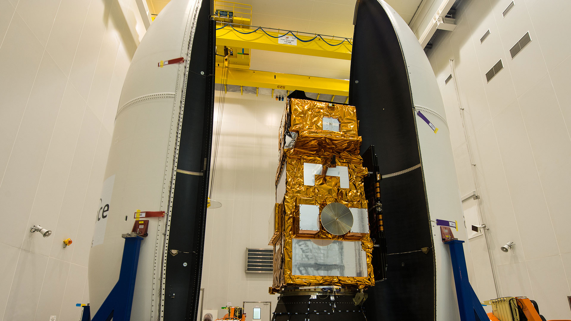 Time-lapse : le satellite Sentinel-2A installé au sein du lanceur Vega