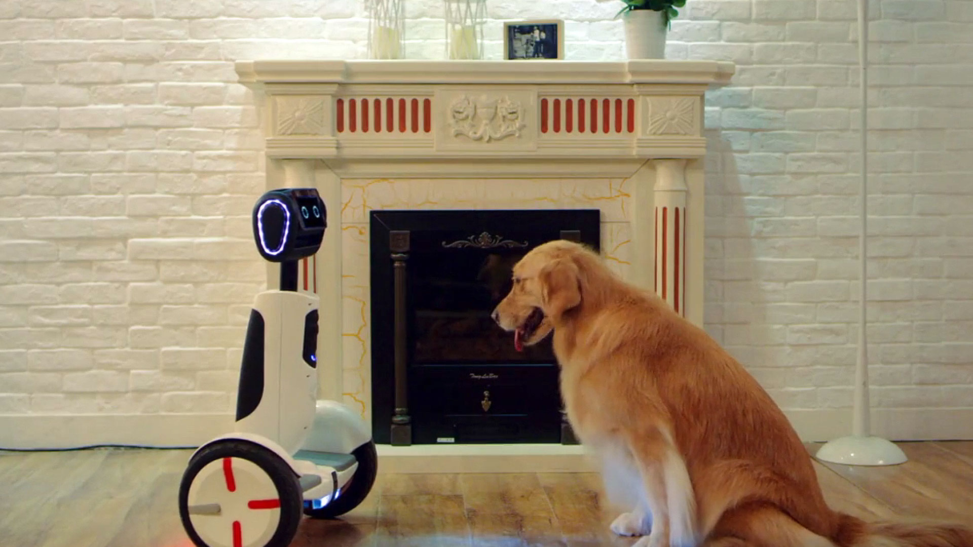 Segway Robot, à la fois véhicule urbain et assistant bionique